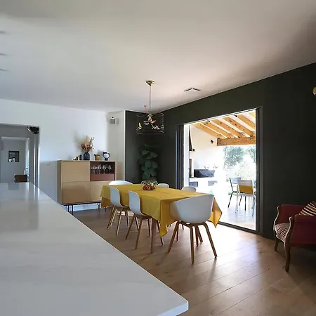 Сasa de vacaciones And Pavilion With Pool At Pic Saint-loup Assas